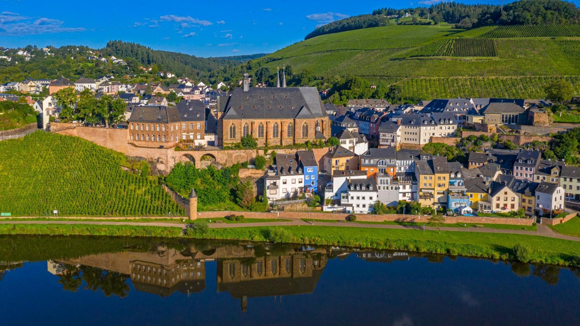 Ferienwohnungen Im Kimmelreich Irsch Bagian luar foto